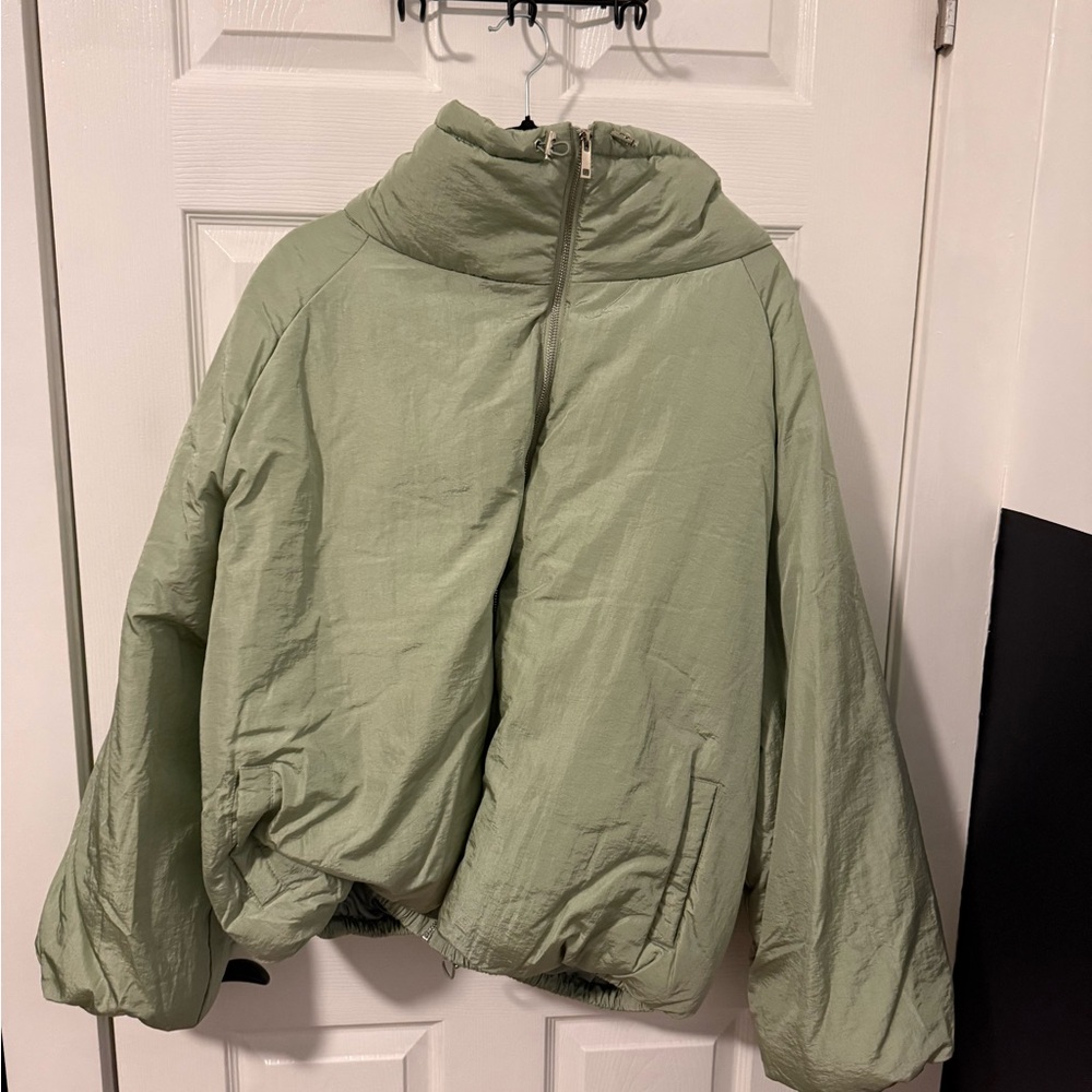 PrettyLittleThing Light Green Puffer Jacket